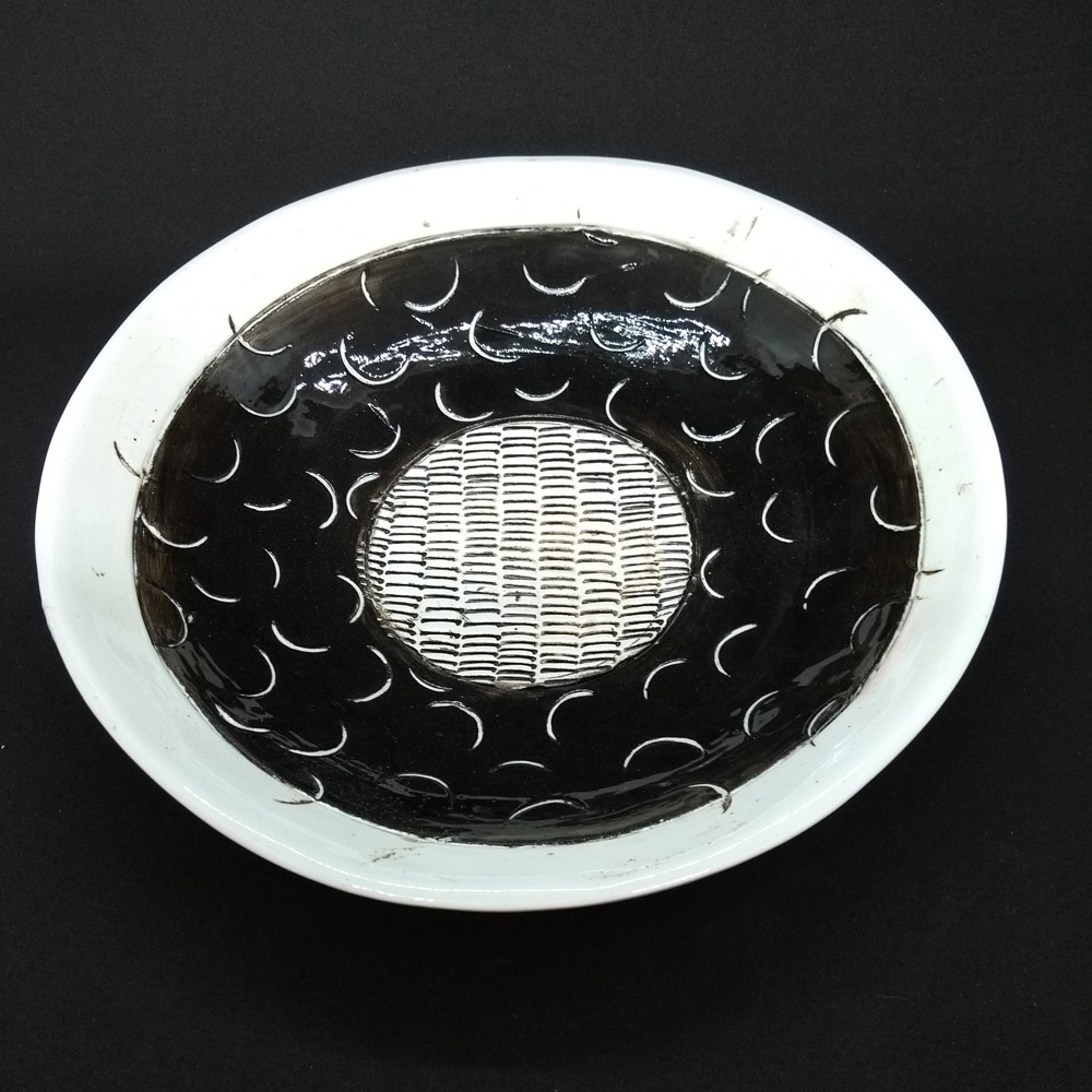 black plate