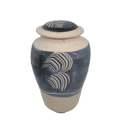 lidded pot