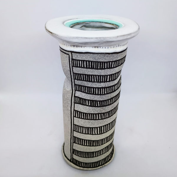Funnel vase - Image 2