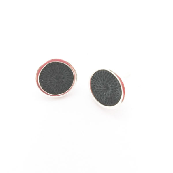Mini stud earrings - Image 7
